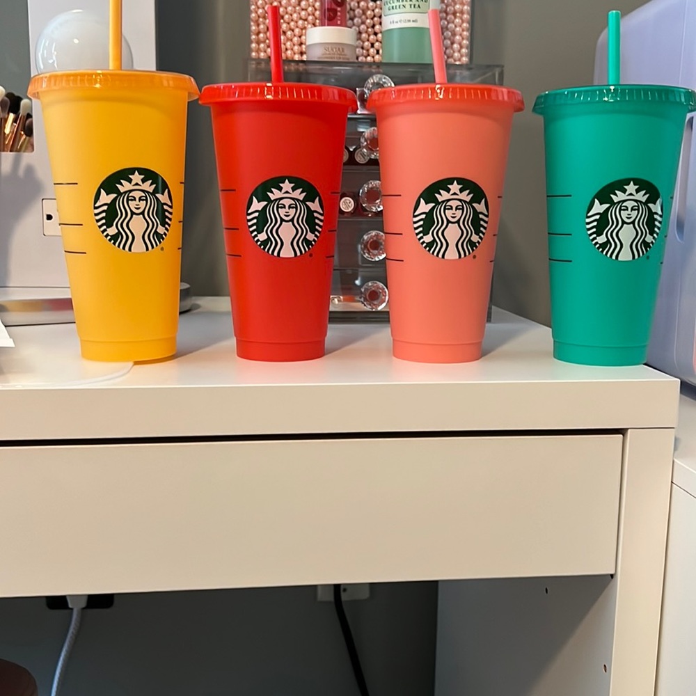 Color changing cups cold drinks only never used